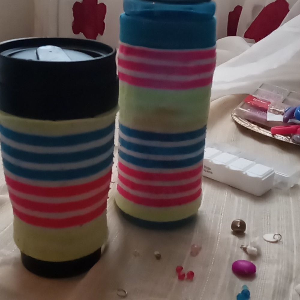 2 randomized Free Handmade Mug warmers - Picture 4 of 6